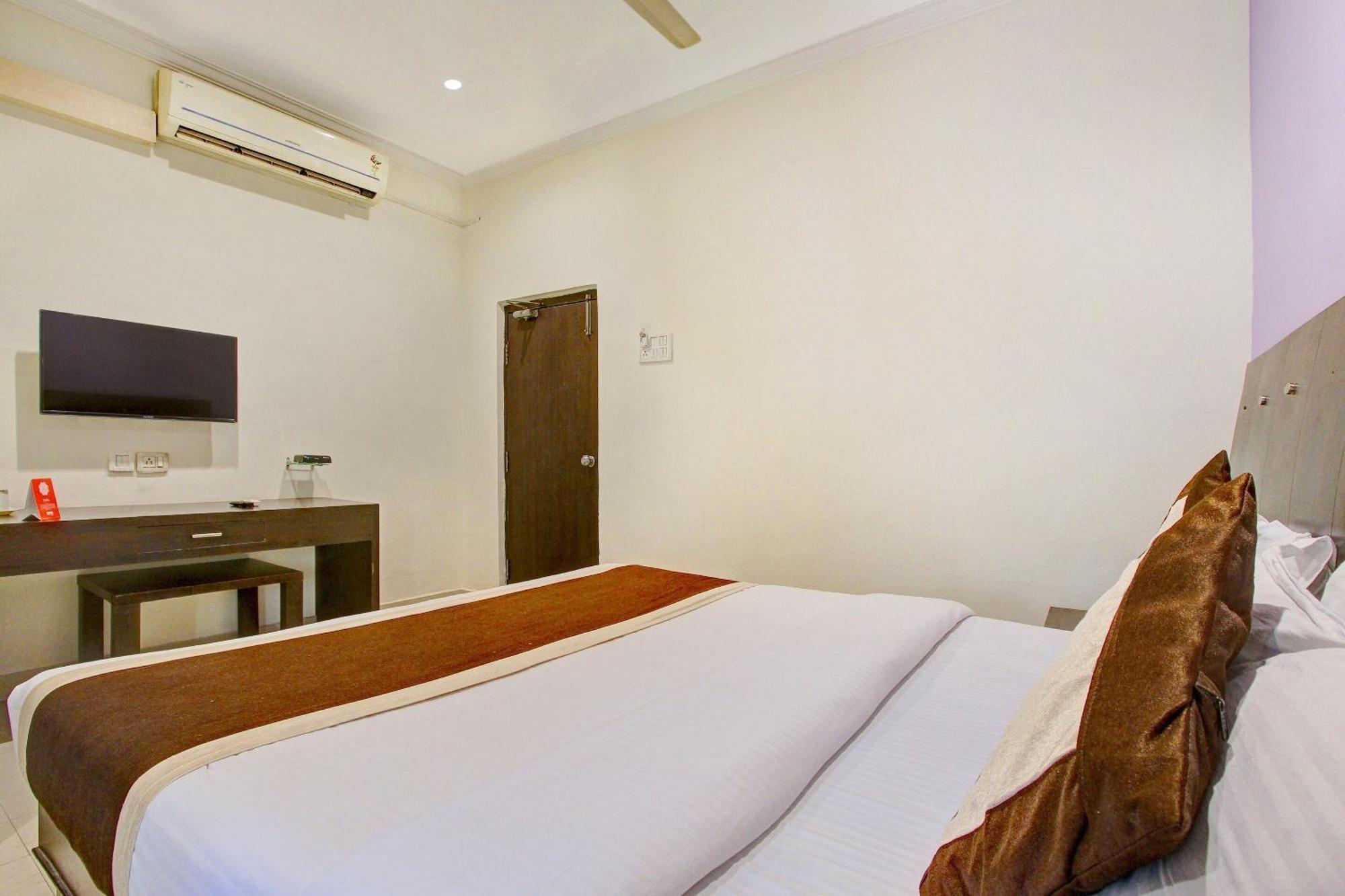 Collection O 9796 Hotel Alekhya Residency Hyderabad Ngoại thất bức ảnh